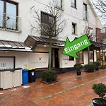 Neu Renoviertes Luxus Penthouse Mit Dachterrasse Und Parkplatz In Bestlage Apartmán