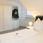 Neu Renoviertes Luxus Penthouse Mit Dachterrasse Und Parkplatz In Bestlage Büsum