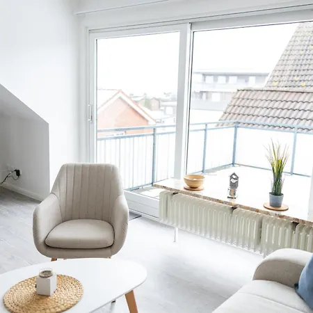 Appartement Neu Renoviertes Luxus Penthouse Mit Dachterrasse Und Parkplatz In Bestlage *