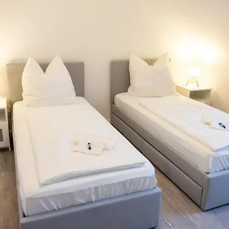 Appartement Neu Renoviertes Luxus Penthouse Mit Dachterrasse Und Parkplatz In Bestlage