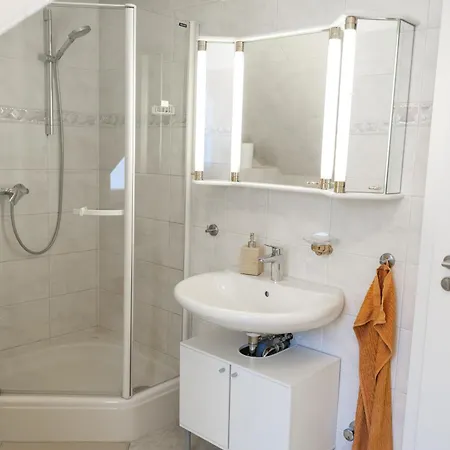 Neu Renoviertes Luxus Penthouse Mit Dachterrasse Und Parkplatz In Bestlage Büsum