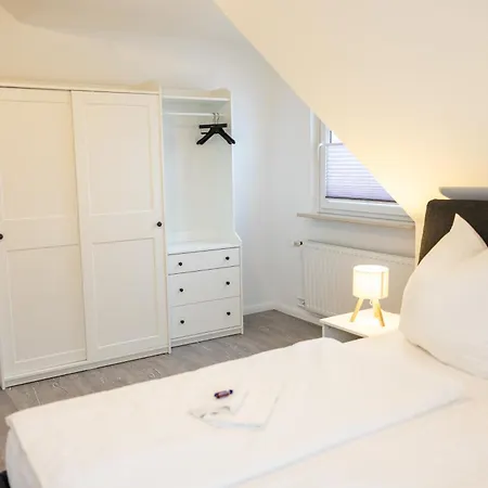 Neu Renoviertes Luxus Penthouse Mit Dachterrasse Und Parkplatz In Bestlage Appartement